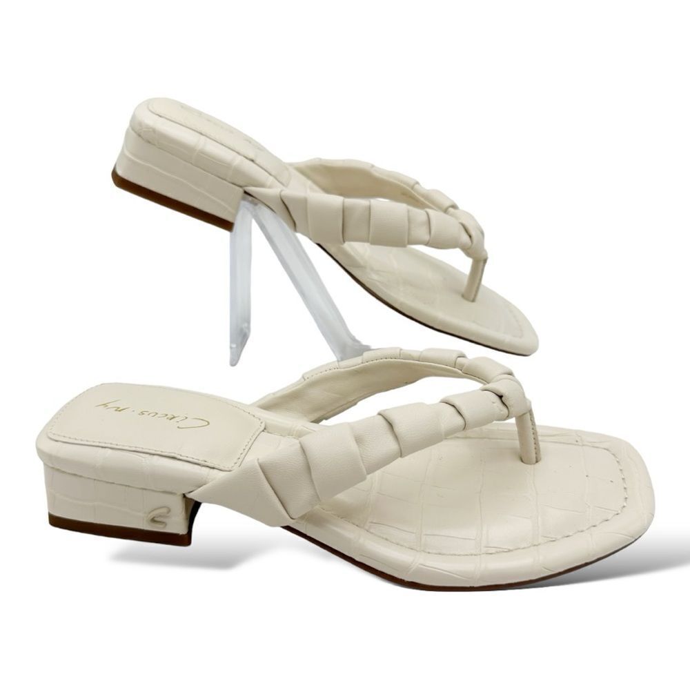 Circus By Sam Edelman Jacinda Ivory Low-Heeled Embossed Thong Sandals Sz 5.5M